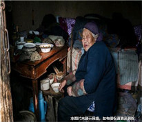 獨居老人將房送給水果攤攤主后，老人家屬發(fā)聲