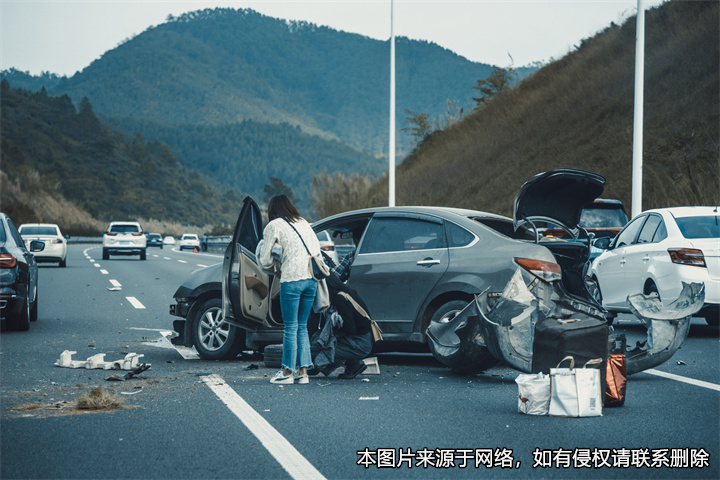 交通肇事后肇事者死亡，其繼承人是否要承擔賠償？